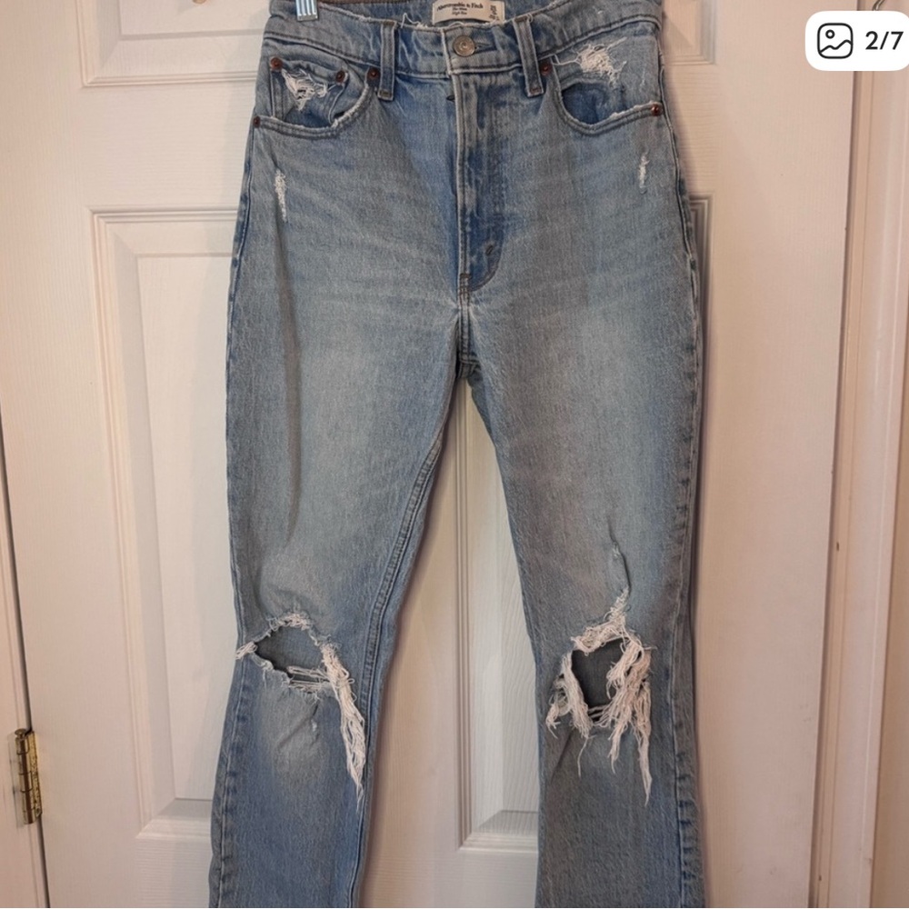 Abercrombie & Fitch High Rise The Mom Cropped Jeans